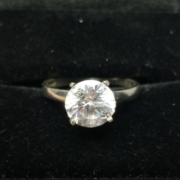 Vintage Sterling Silver Sparkly Solitaire Ring, Size 6 Band, Engagement, Estate - Picture 6 of 9